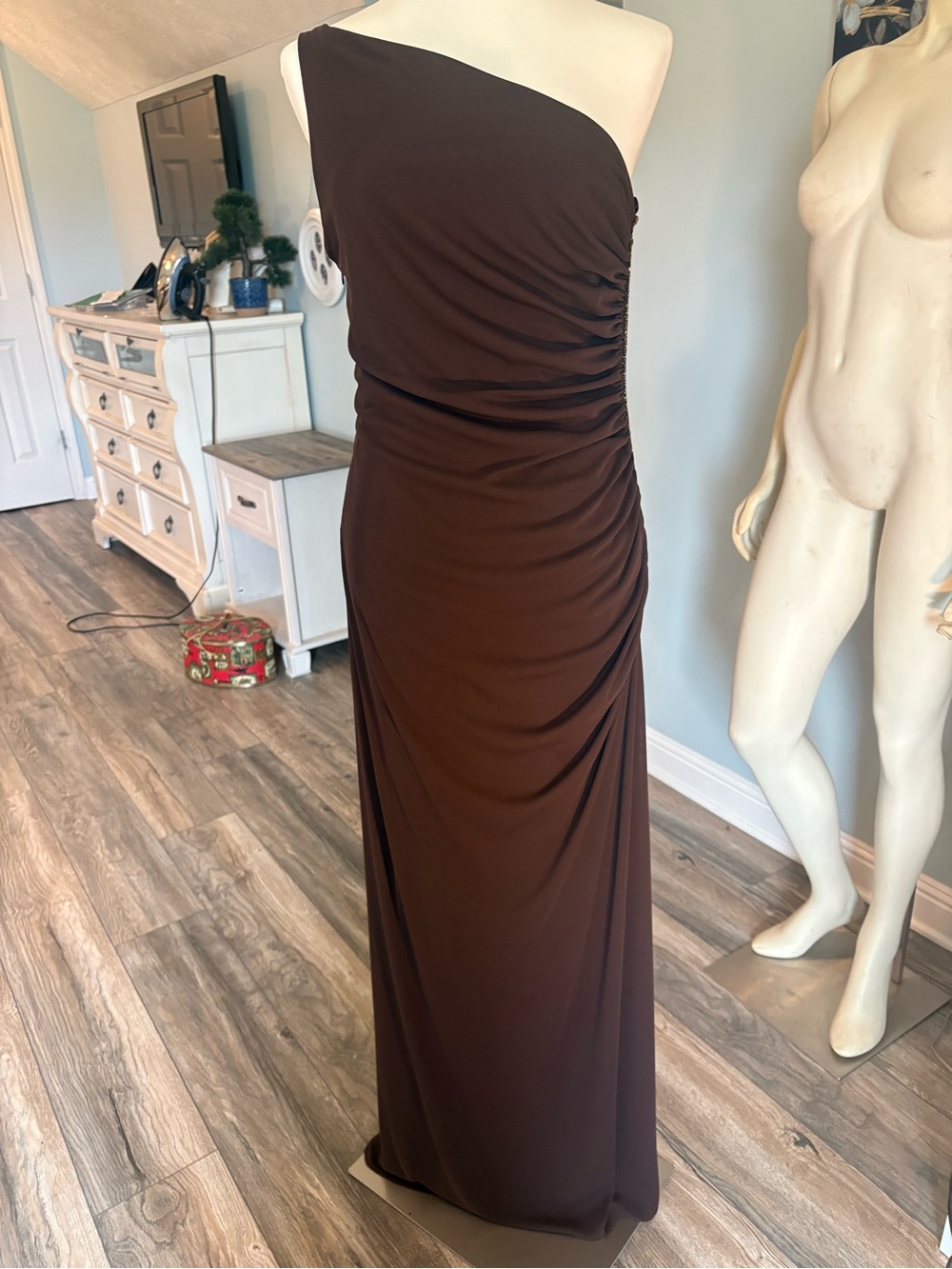 Laundry By Shelli Segal One-Shoulder Brown Ruched Gown